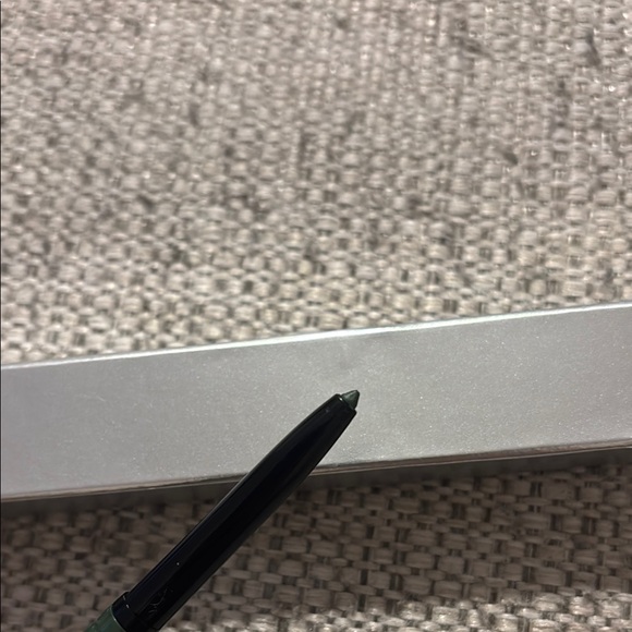 NEW Lancôme Le Stylo Waterproof Eyeliner - Vista - Picture 2 of 4